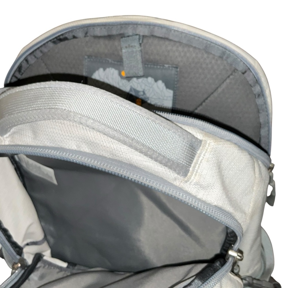 The North Face Borealis Backpack Mettalic White/Gray - Picture 3 of 3